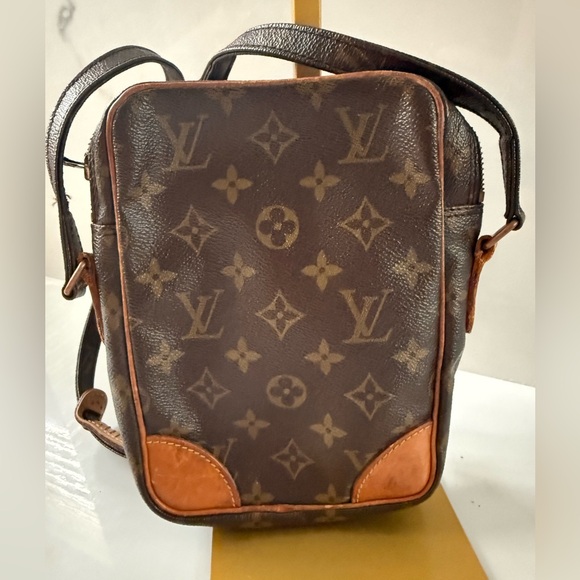LV Monogram Danube PM vintage Crossbody Bag - Picture 5 of 14